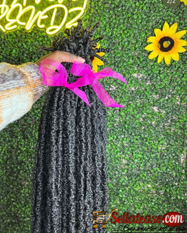 Veemayah’s crochet distress locs