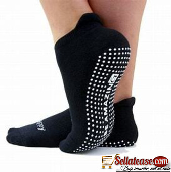 DURABLE YOGA SOCKS