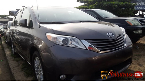 Tokunbo 2014 Toyota Sienna for sale in Nigeria