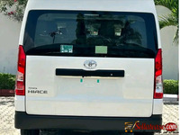 Brand new 2023 Toyota Hiace buses V6 for sale in Nigeria