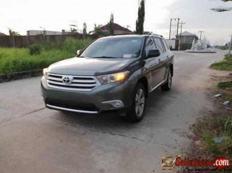 Tokunbo Toyota Highlander 2013 full option for sale in Nigeria