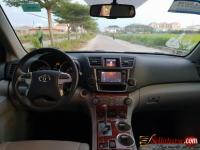 Tokunbo Toyota Highlander 2013 full option for sale in Nigeria
