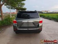 Tokunbo Toyota Highlander 2013 full option for sale in Nigeria