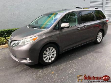 Tokunbo 2015 Toyota Sienna for sale in Nigeria