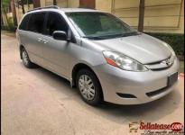 Tokunbo 2010 Toyota Sienna for sale in Nigeria
