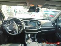 Tokunbo 2017 Toyota Highlander for sale in Nigeria - 4