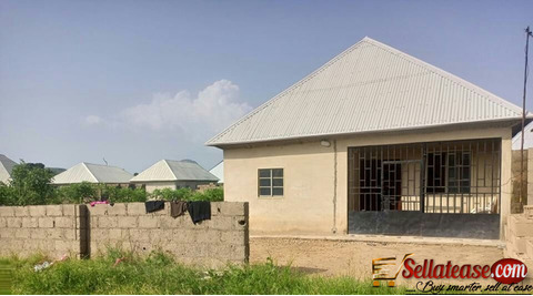 A 2bedroom bangalow for sale at airport road lugbe Abuja