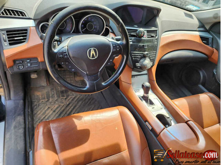 Acura for sale at Abuja used by a lady few months