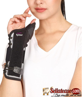 Wrist Splint with Thumb by scantrik medical supplies