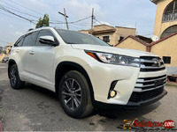 Tokunbo 2017 Toyota Highlander XLE for sale in Nigeria - 3