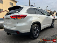 Tokunbo 2017 Toyota Highlander XLE for sale in Nigeria - 6