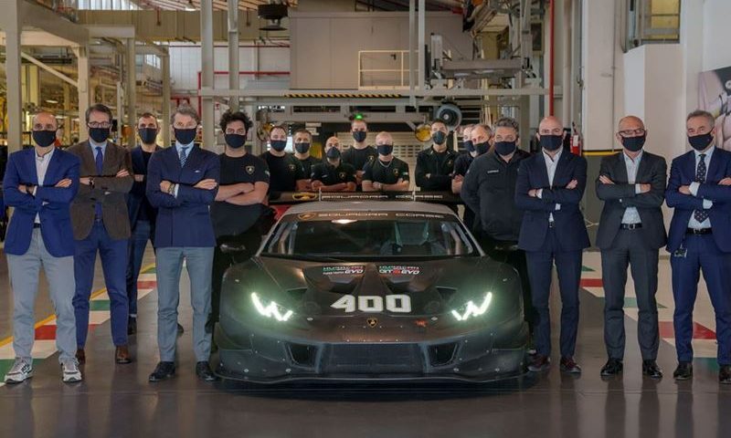 Lamborghini produces the 400TH Huracan racing car