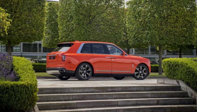 Specs and price of 2021 Rolls Royce Cullinan in Nigeria