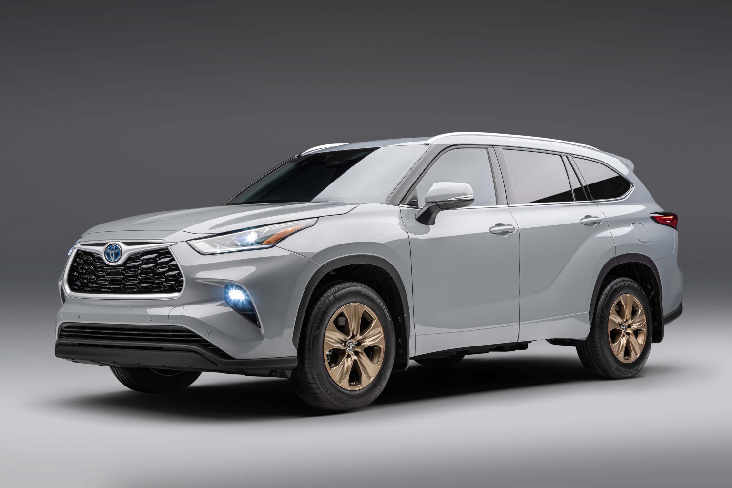 Specs and price of 2022 Toyota Highlander in Nigeria