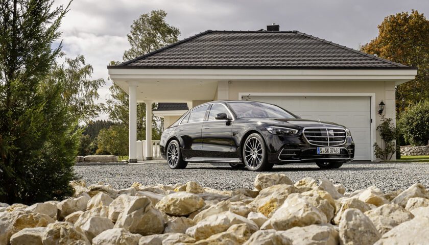 price of the 2022 Mercedes Benz S-Class plug-in hybrid