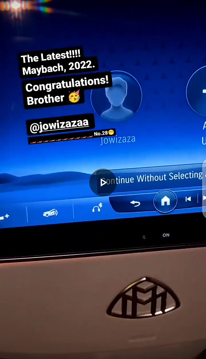 The interior of Jowizazaa's 2022 Mercedes-Maybach S580 two-tone