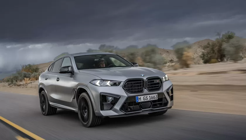 The kidney grille of the 2023 BMW X6 M Competition