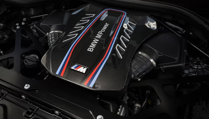 The V8 engine of the 2023 BMW X6 M Competition