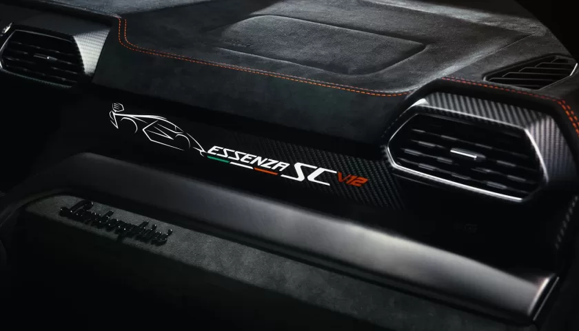 The cabin of the 2024 Lamborghini Urus Performante "Essenza SCV12" Limited Edition