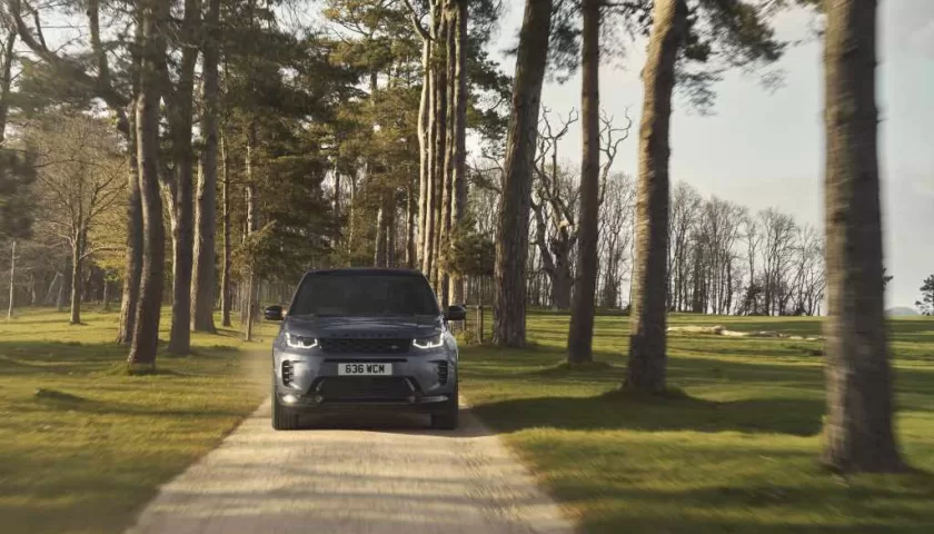 The front design of the Discovery Sport