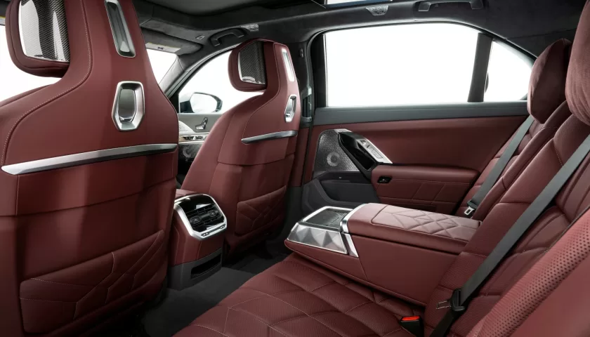 The interior of the 2023 BMW 740i