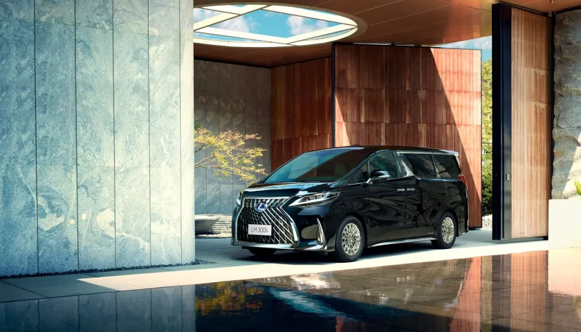 The exterior design of the 2024 Lexus LM luxury van 