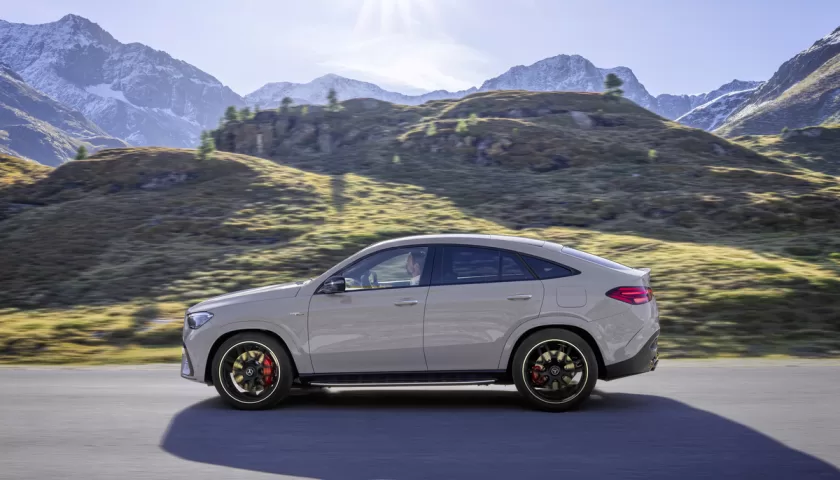 The newly developed AMG RIDE CONTROL+ air suspension
