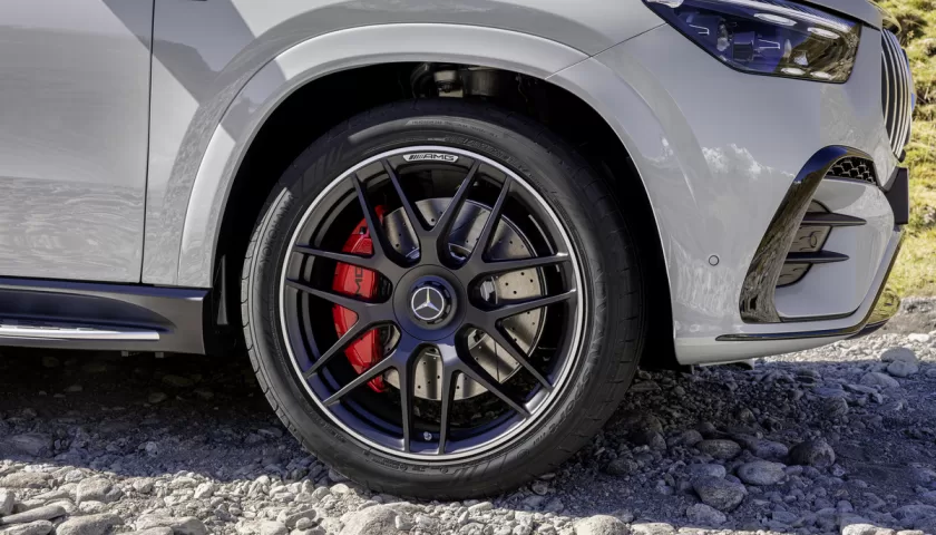The wheels of the 2026 Mercedes-AMG GLE 53 Hybrid
