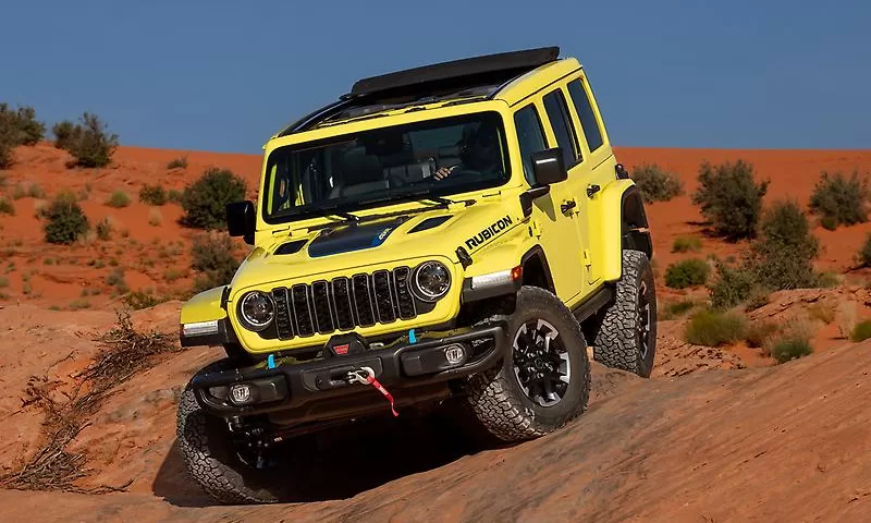 Exterior design of the 2024 Jeep Wrangler with the new factory-installed Warn winch.