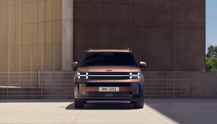 The front view of the 2024 Hyundai Santa Fe