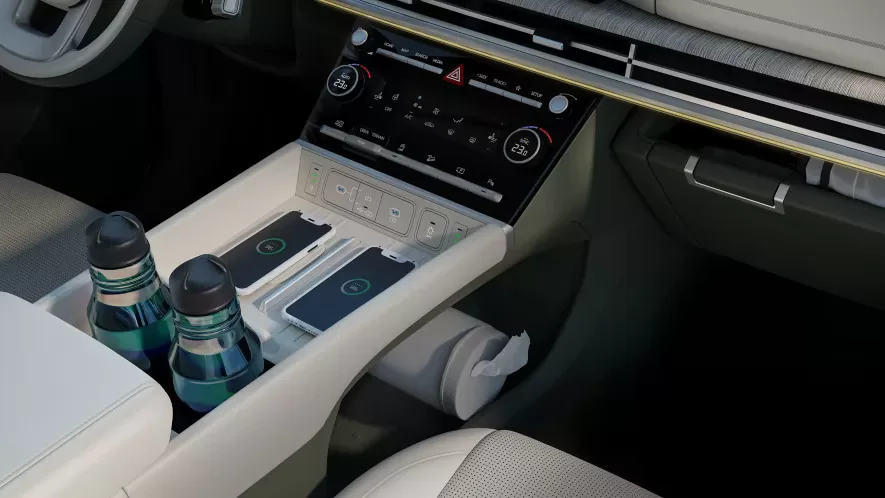 The dual wireless chargers and other interior features of the 2024 Hyundai Santa Fe