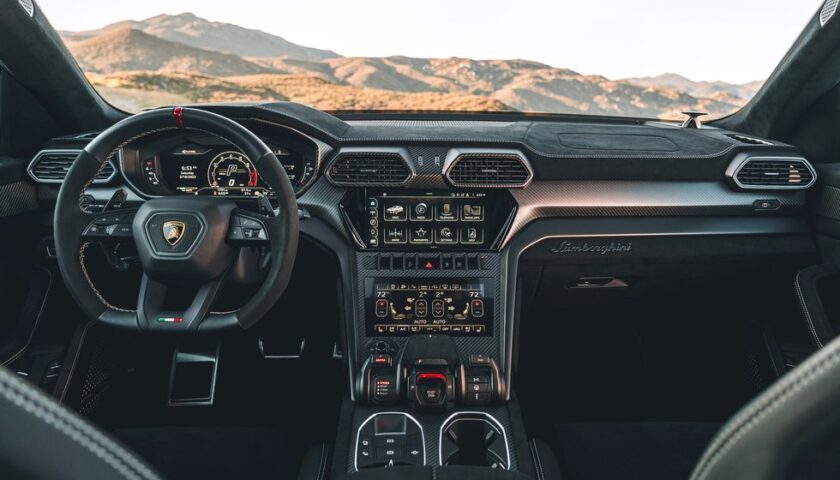 The cockpit design of Lamborghini Urus