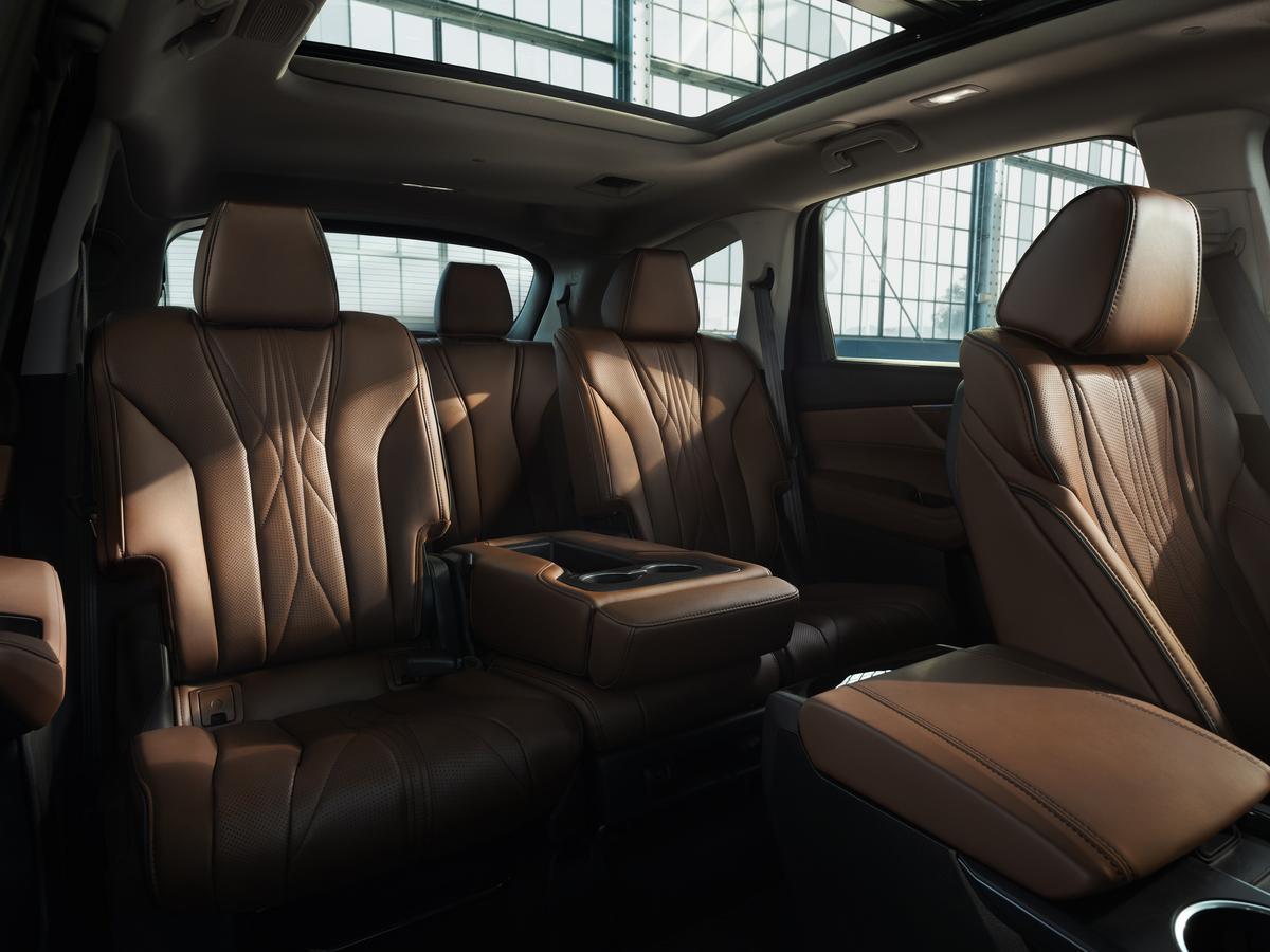 The interior design of the 2025 Acura MDX