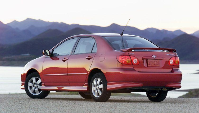 Standard safety features of the 2005 Toyota Corolla