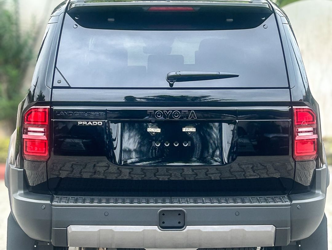 Exterior design of the 2024 Toyota Prado 2.4L