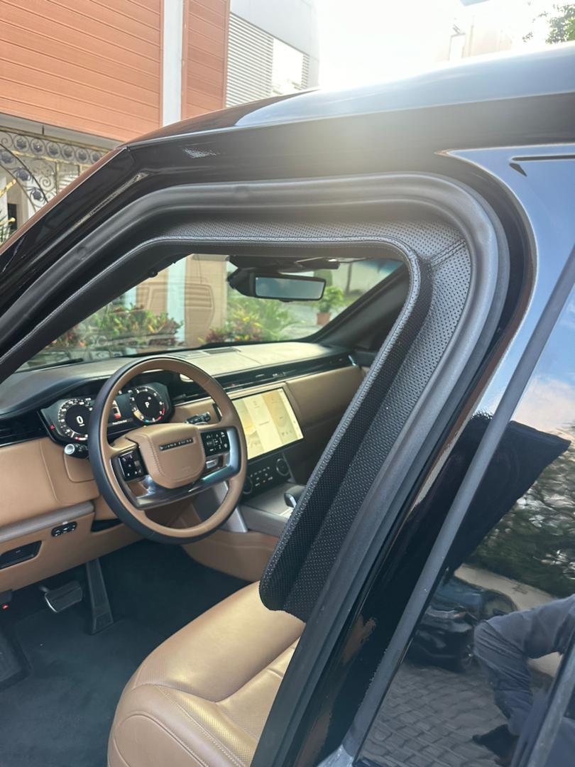 The interior design of the armored Autobiography