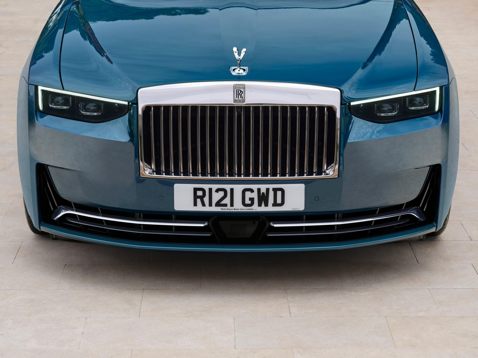 The front design of the new 2025 Rolls Royce Ghost Series II