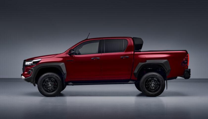 Side profile of the 2025 Toyota HiLux GR SPORT