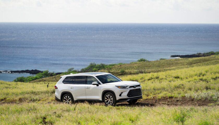 The side of the 2026 Toyota Grand Highlander