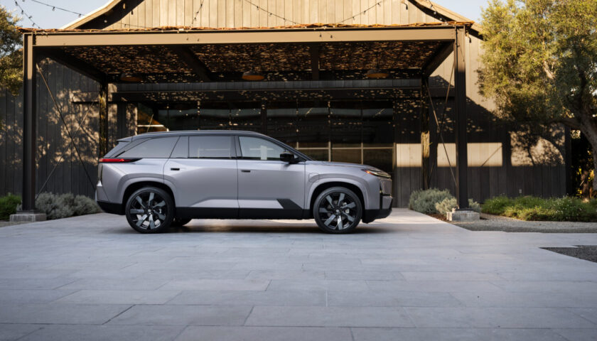 The side view of the 2027 Toyota Highlander