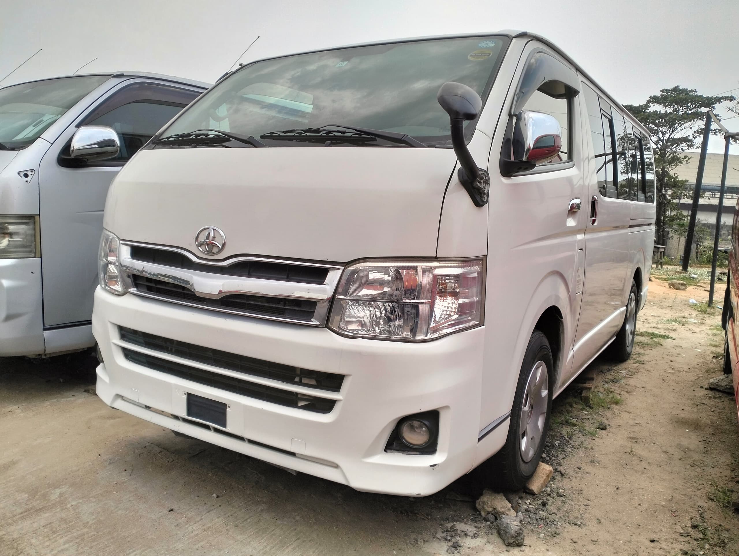 Specifications and price of the Toyota HiAce Hummer 1 in Nigeria