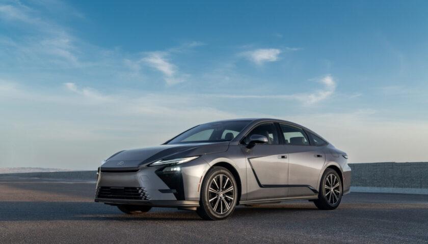 Wheels on the 2027 Lexus ES