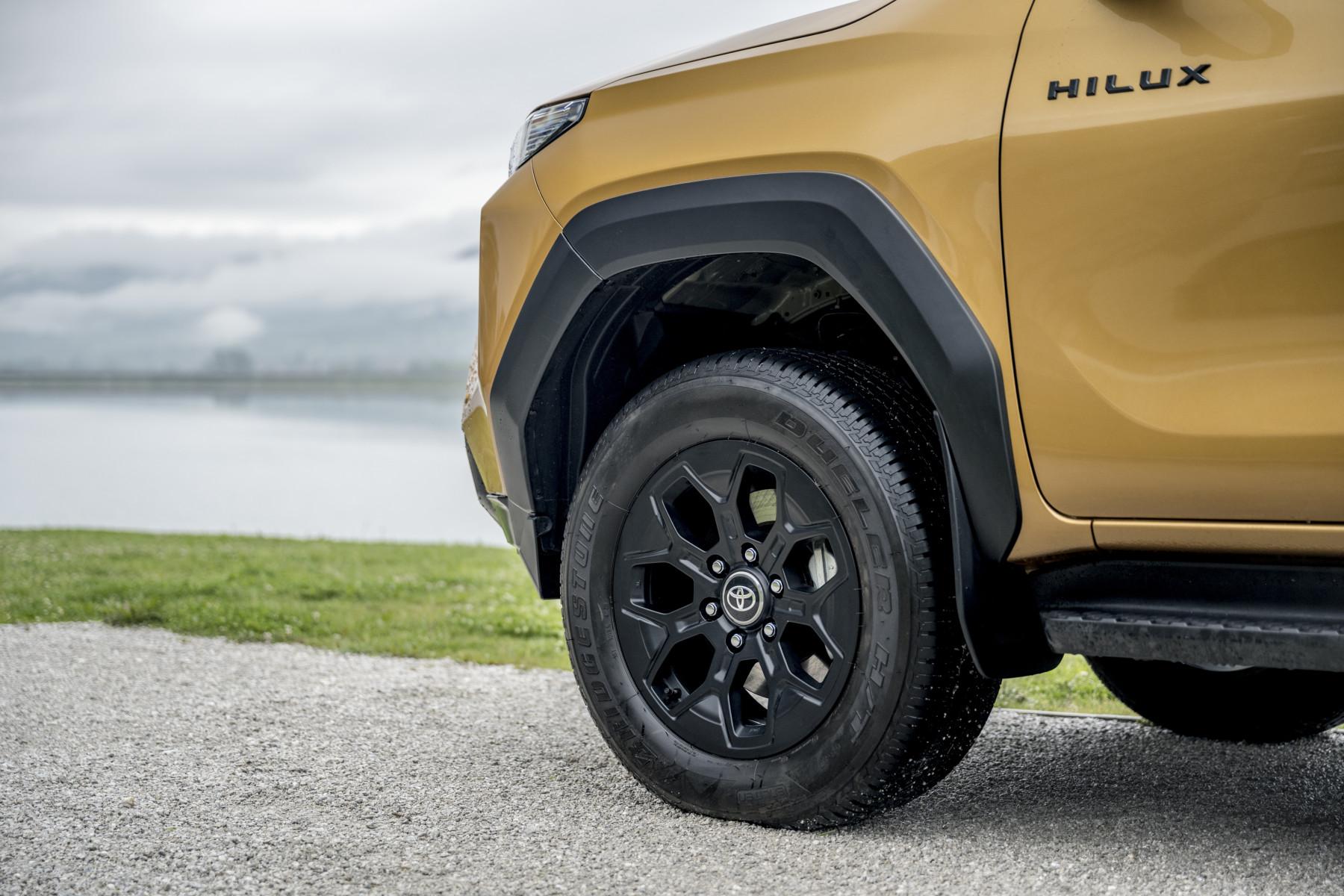 Wheels and tires on the new Hilux